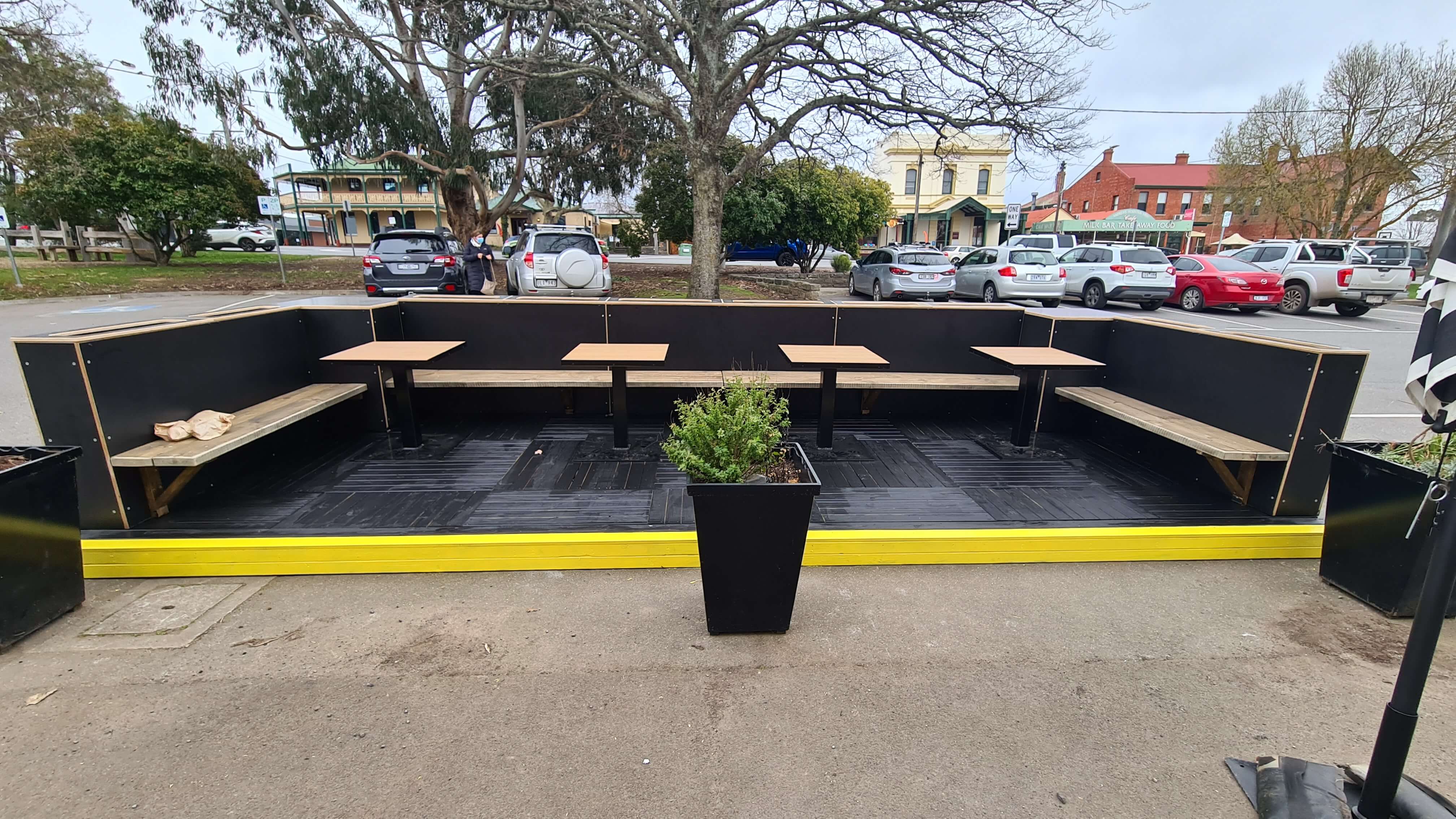 Fox in the Chamber Parklet - Black Formply 