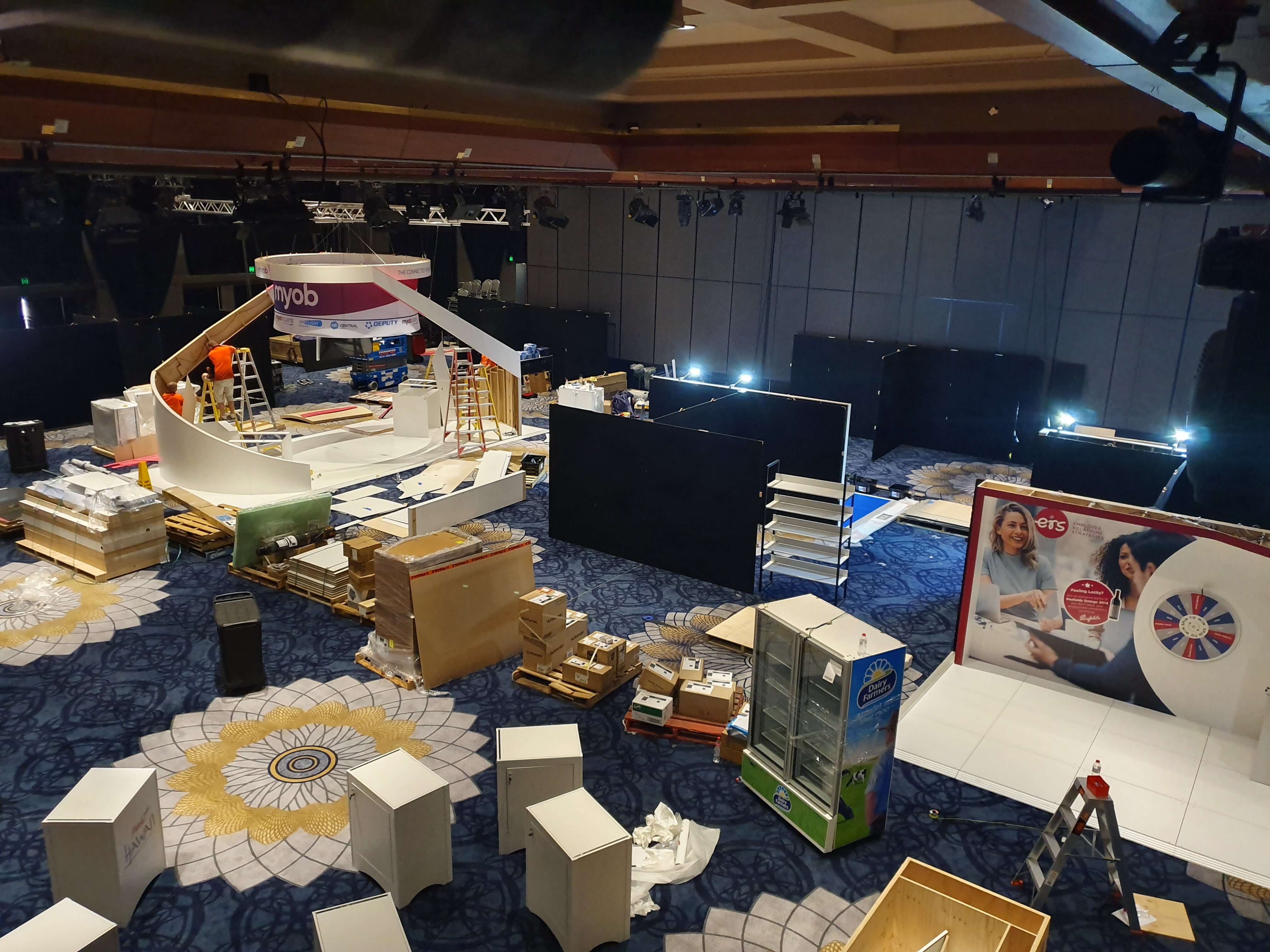 Selecting an Official Stand Builder for Your Trade Show